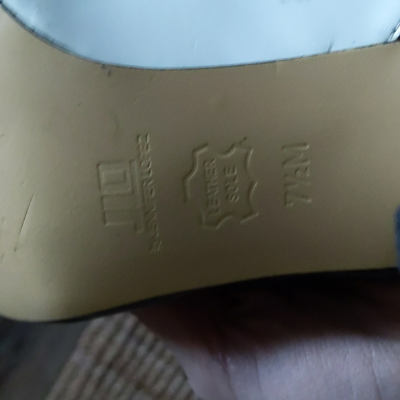 🖤SOLD 🖤JLo heels - Picture 3 of 4